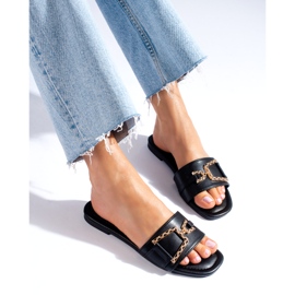 Crne ženske patike sa zlatnom kopčom iz Sheloveta crna 1