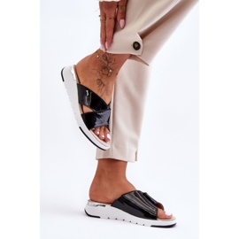 Lakirane niske papuče na wedge S.Barski AL22469 Crna crno 2