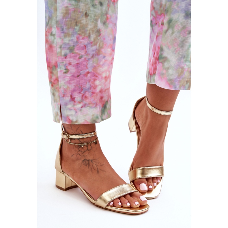 Kožne sandale na petu Jednobojne zlatne Inspirirajte me! zlatni 2