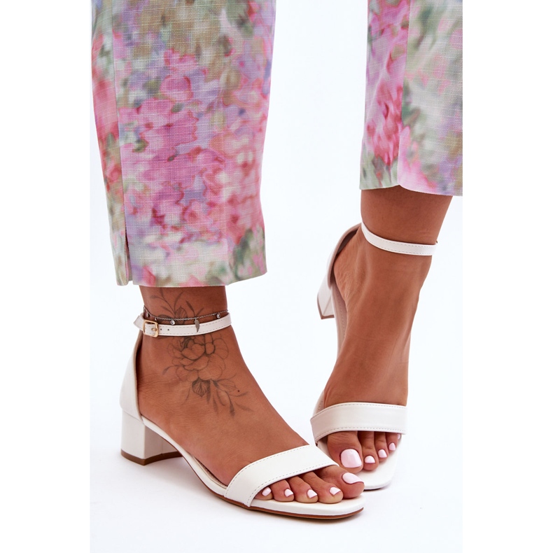 Obične bijele kožne sandale na petu Inspiriraju me! bijela 1