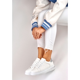 Bijele sportske cipele s ukrasima bijela 1