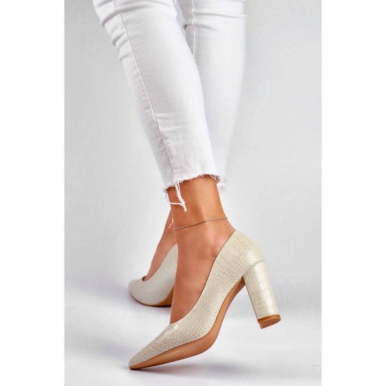 Svijetle salonke na stupu od eko kože siva 1