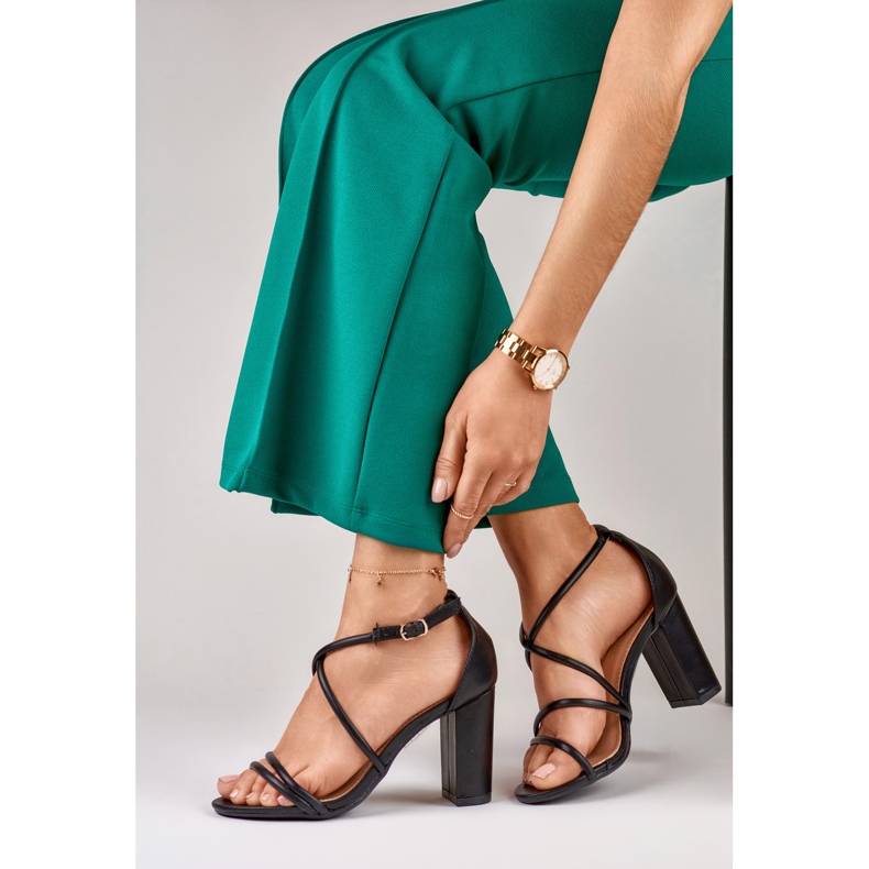 Crne ženske sandale na isan post crna 1