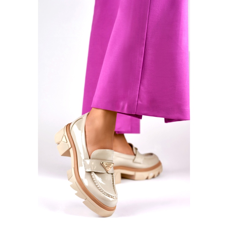 Lakirane bež moderne ženske natikače 2