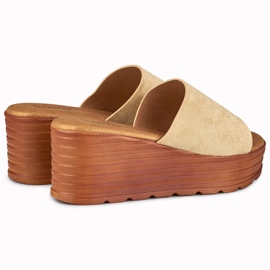 Bež sandale na klin od Versis 2