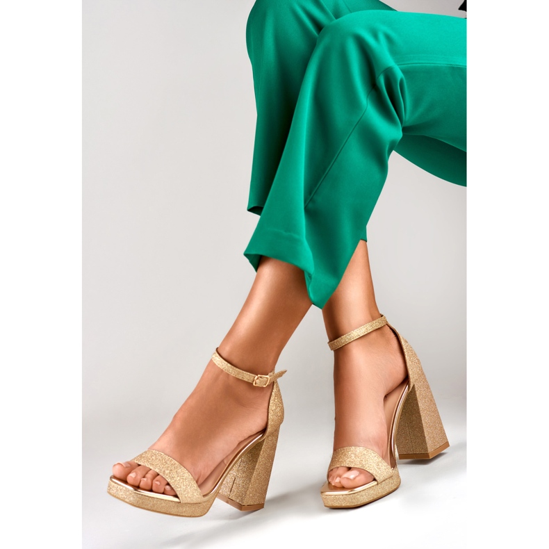 Zlatne sjajne sandale na široku visoku petu zlatni 1