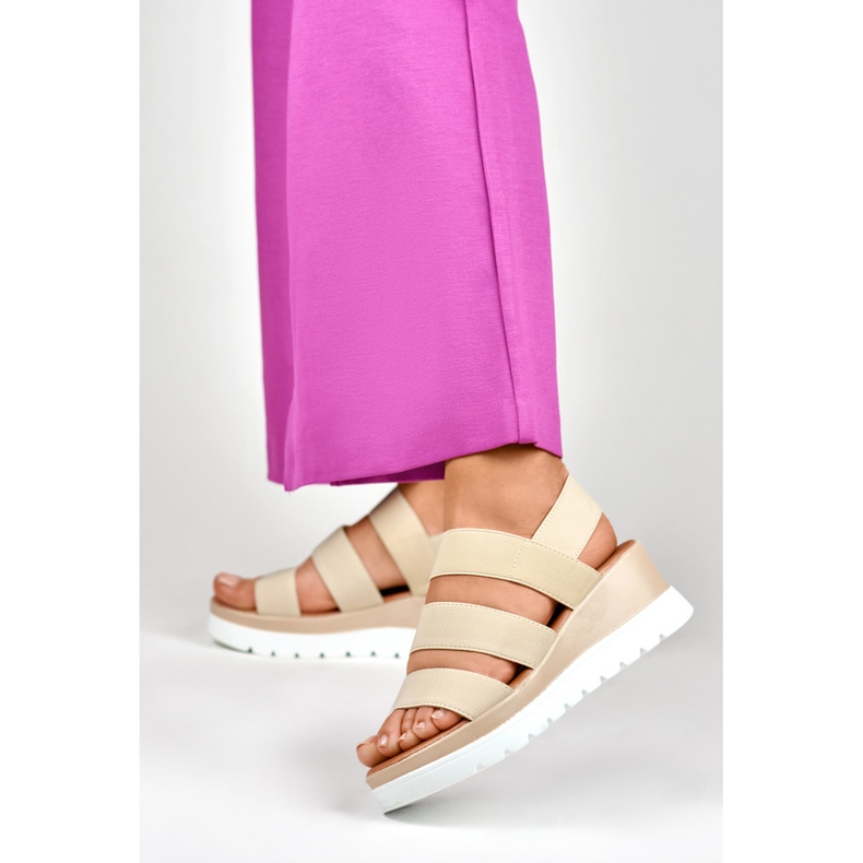 Bež elastične sandale s niskom platformom 2