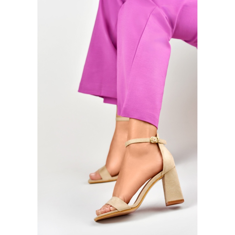 Bež sandale na visoku petu 1