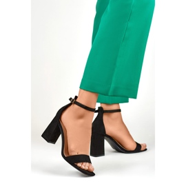 Crne sandale na visoku petu crno 1