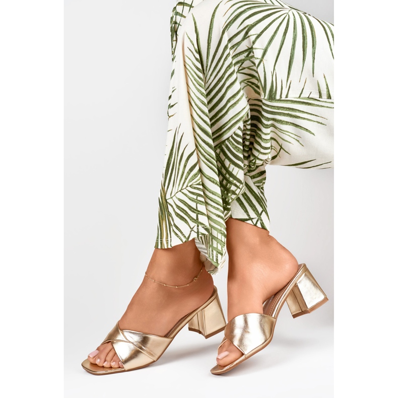 Ženske zlatne papuče na nisku petu zlatna 1