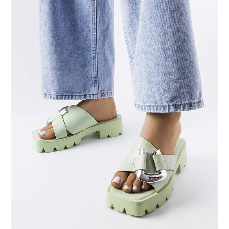 Zelene slajdove na traktorskom potplatu iz Carcerija zelena 1