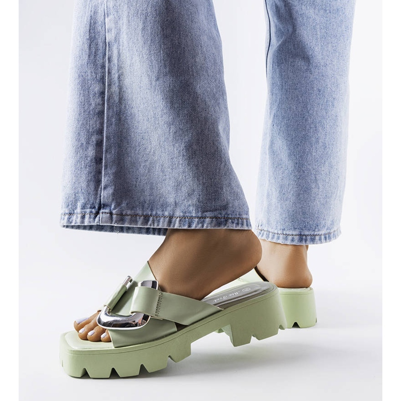 Zelene slajdove na traktorskom potplatu iz Carcerija zelena 2