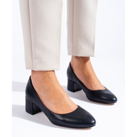 Klasične ženske crne Shelovet cipele na nisku petu crna 1