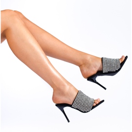 Elegantne Shelovet crne sandale na petu s cirkonima crna 1