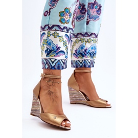 Kožne sandale na wedges Laura Messi 2603/784 zlatne zlatna 1