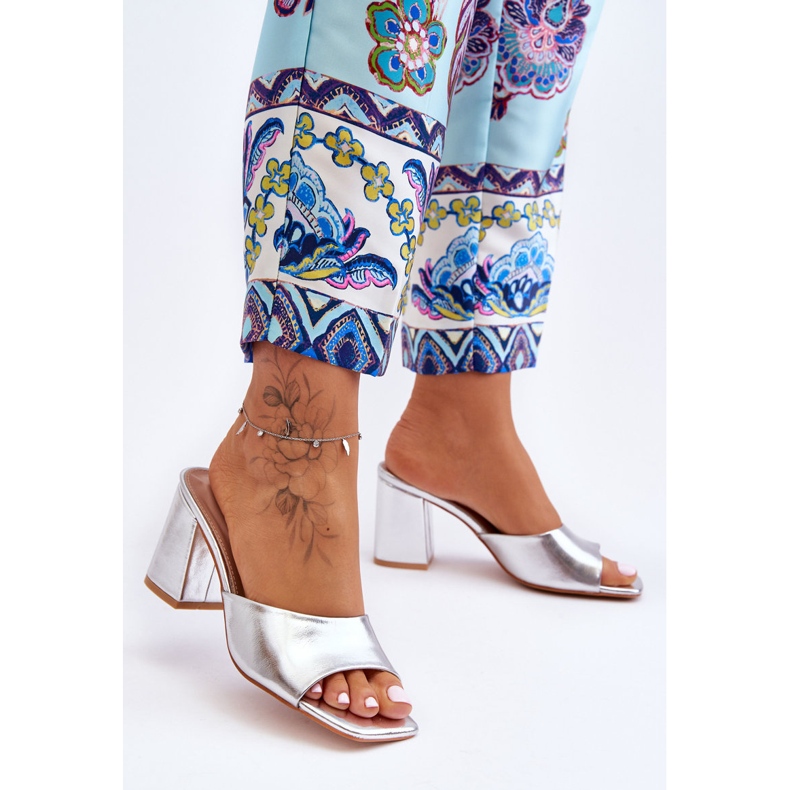 Ženske kožne klasične papuče Silver Loara srebro 1