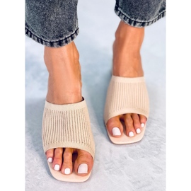 Pozdrav Bež sandale na petu 1