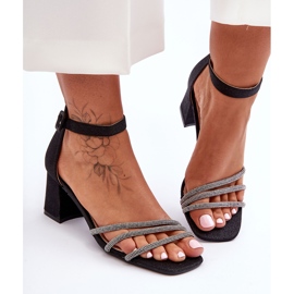 PG1 Sandale sa sjajnom petom, crni Enenor crna 1