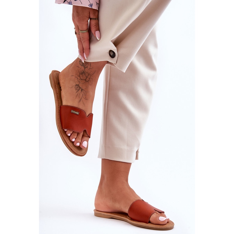 Ženske udobne sandale na ravnu petu smeđe boje koraline smeđa 2