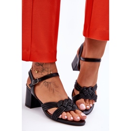 Kožne sandale na crnu Meriel petu crno 2