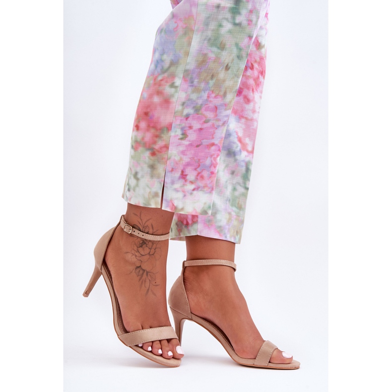 Klasične sandale od brušene kože na bež Tossa visokoj peti 1