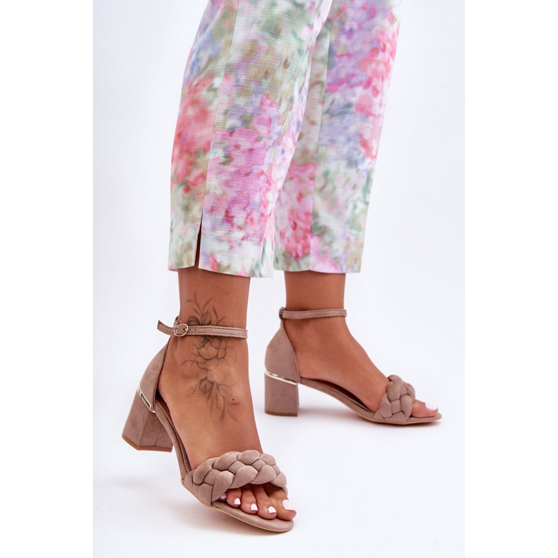 PS1 Tamno bež sandale s pletenicama od antilopa Essenza 1