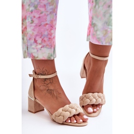 Essenza bež sandale s pletenicama od brušene kože 1