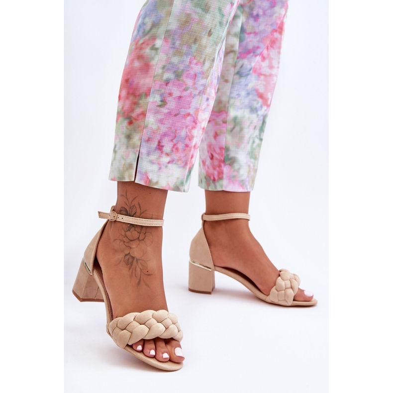 Essenza bež sandale s pletenicama od brušene kože 2