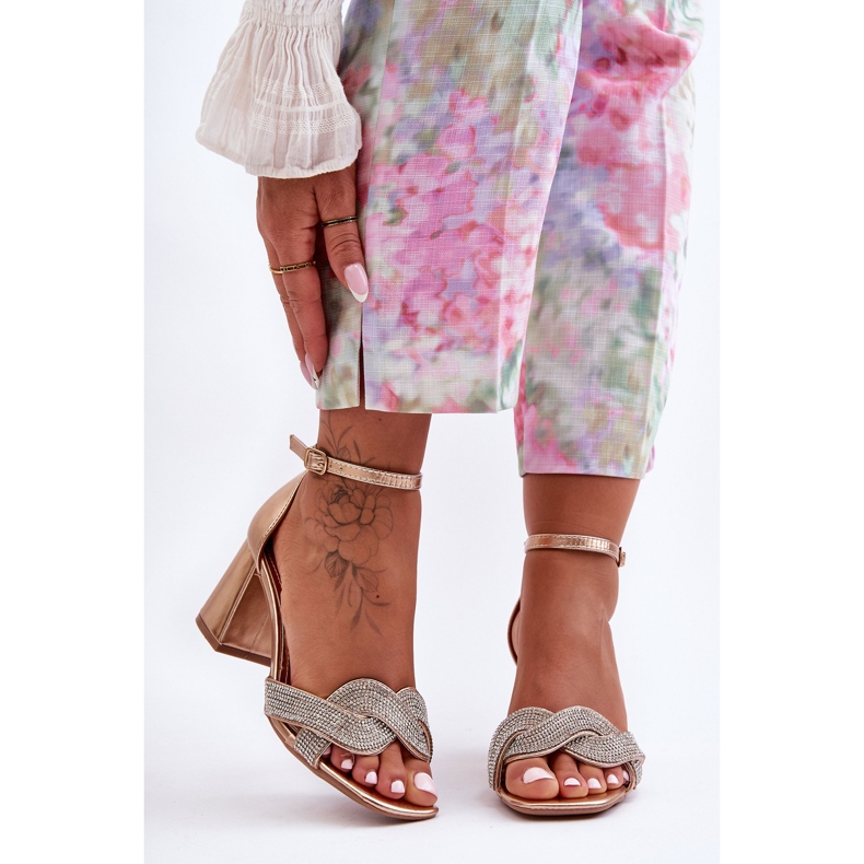 Sandale na nisku petu sa kamenčićima od ružičastog zlata Monra zlatni 2