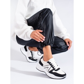 Bež i bijele ženske sportske cipele marke Shelovet bijela crna 1