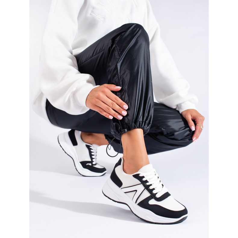 Bež i bijele ženske sportske cipele marke Shelovet bijela crno 1