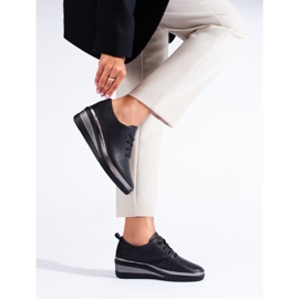 T.Sokolski Crne kožne cipele na wedges od T.Sokolskog crno 2