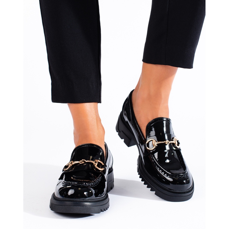 Crne lakirane natikače iz Sheloveta crno 1