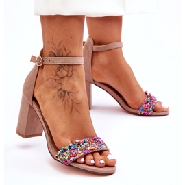 Moderne sandale na visoku petu s ukrasnim kamenčićima bež boje Love Me 4