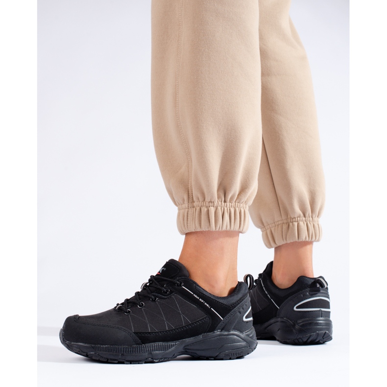 DK crne ženske trekking cipele crna 1