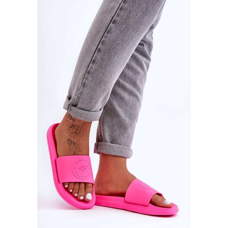 Ženske sportske papuče 4F 4FSS23FFLIF069-53S Fuksija ružičasta 1