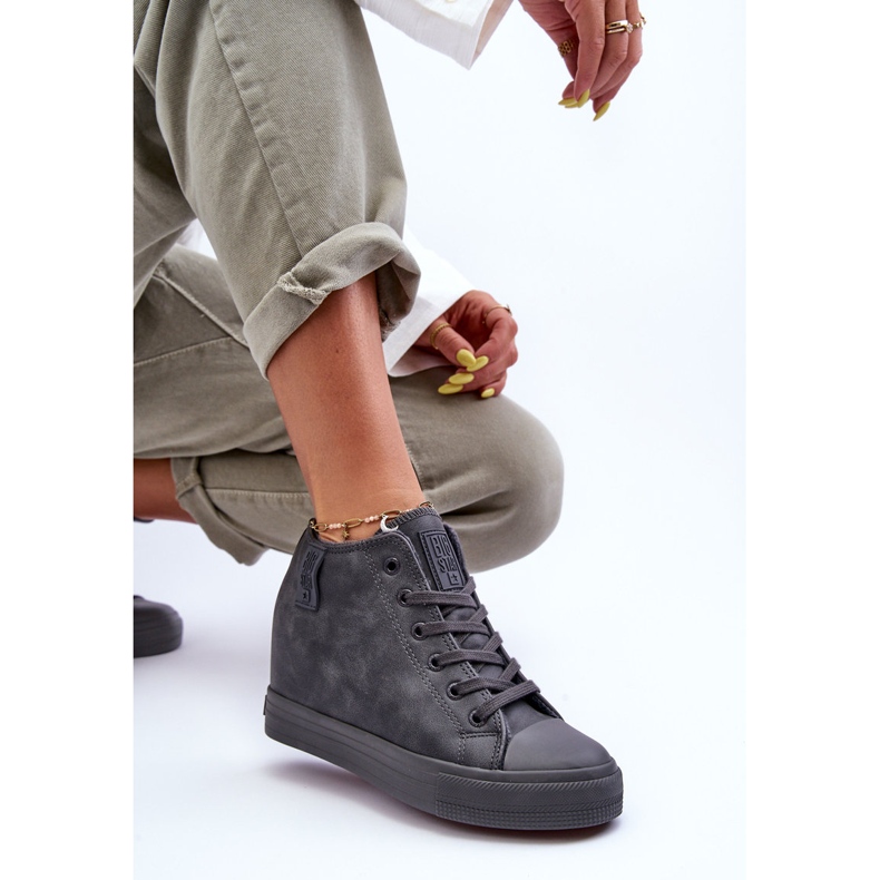 Ženske kožne tenisice na wedge Big Star MM274005 sive siva 2