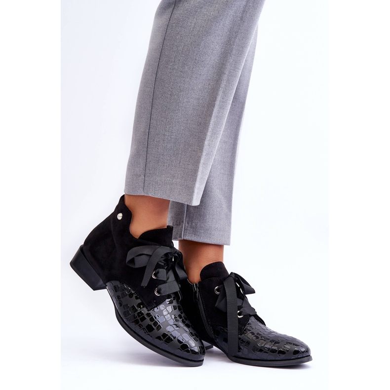 PD1 Ženske ravne potpetice s crnim meronijem na vezanje crno 1