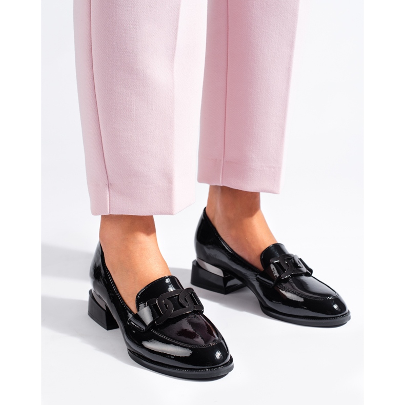 Ženske crne lakirane cipele s Vinceza kopčom crno 1