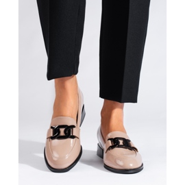 Ženske bež lakirane cipele s Vinceza kopčom 1