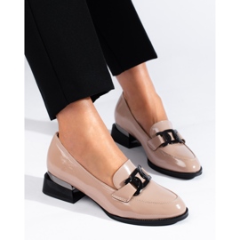 Ženske bež lakirane cipele s Vinceza kopčom 2