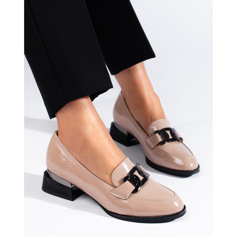 Ženske bež lakirane cipele s Vinceza kopčom 2