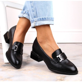 Ravne cipele s lancem crne Vinceza 58162 crno 1