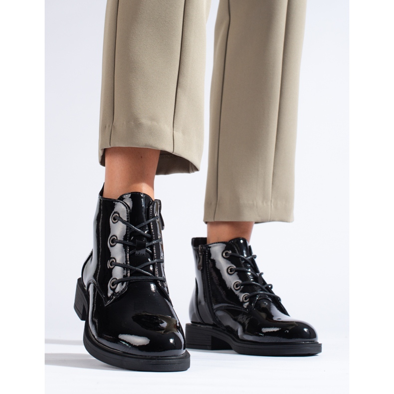 Ženske lakirane crne čizme Vinceza crno 1