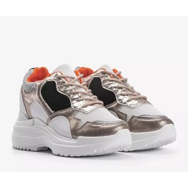 Bijele i zlatne tenisice na klin Alexandra bijela zlatna 2