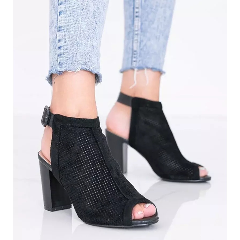 Crne ažur sandale na stupu Veronika crna 1