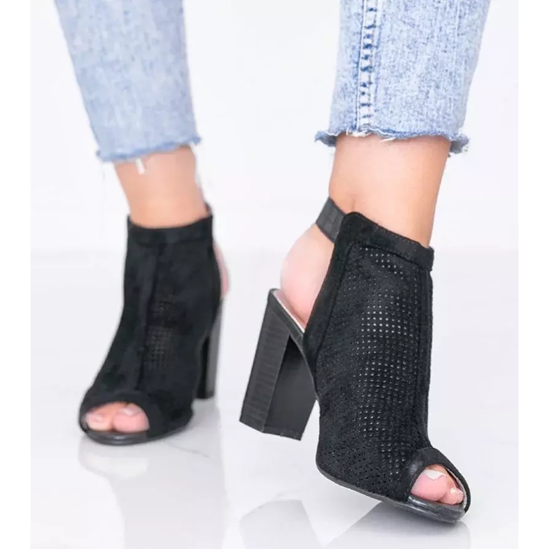 Crne ažur sandale na stupu Veronika crna 2