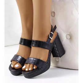 Crne sandale na Liv postu crna 2