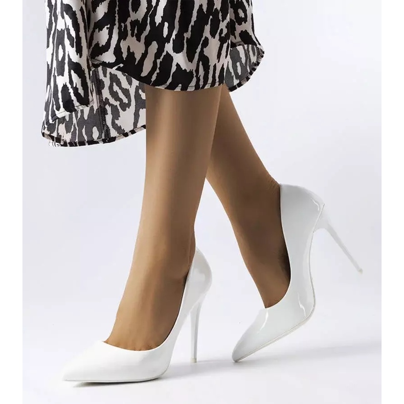 BM Iliana bijele lakirane štikle bijela 1