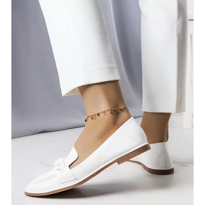 BM Bijele natikače ukrašene Bobbie lancem bijela 2